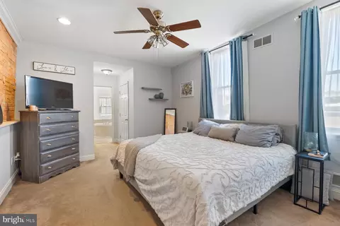 Bedroom - 1208 S Hanover St, Baltimore, MD 21230 photo 2 of 3