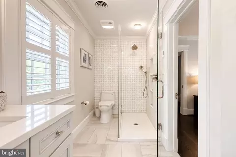 Bath - 225 Tunbridge Rd, Baltimore, MD 21212 photo 2 of 7