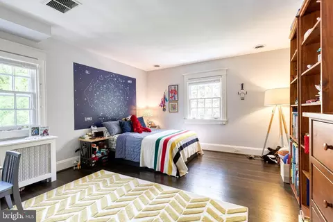 Bedroom - 225 Tunbridge Rd, Baltimore, MD 21212 photo 4 of 6