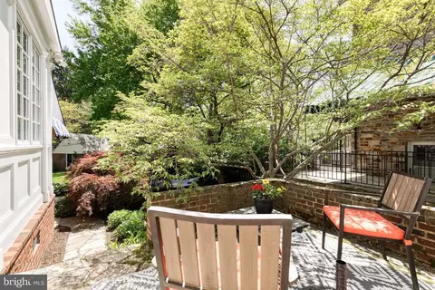 Exterior - 225 Tunbridge Rd, Baltimore, MD 21212 photo 15 of 16
