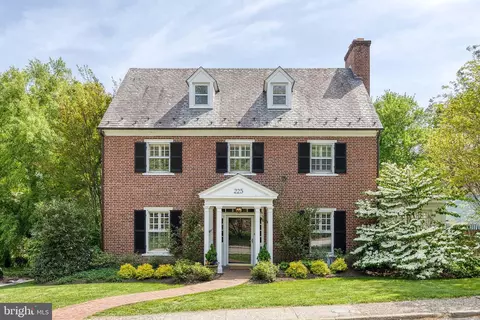 Exterior - 225 Tunbridge Rd, Baltimore, MD 21212 photo 2 of 16