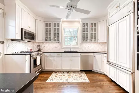 Kitchen - 225 Tunbridge Rd, Baltimore, MD 21212 photo 3 of 5