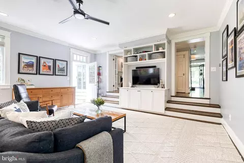 Living - 225 Tunbridge Rd, Baltimore, MD 21212 photo 5 of 5