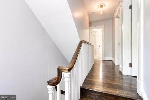 Entry Way - 225 Tunbridge Rd, Baltimore, MD 21212 photo 7 of 7
