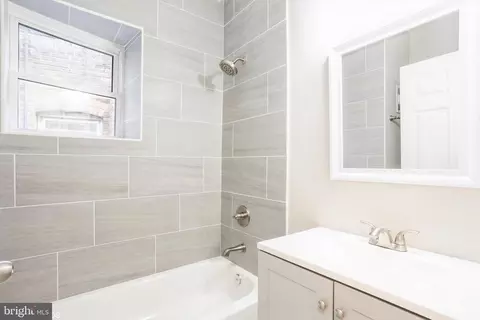 Bath - 3025 Walbrook Ave, Baltimore, MD 21216 photo 1 of 1