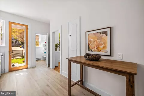 Entry Way - 3816 Beech Ave, Baltimore, MD 21211 photo 4 of 7