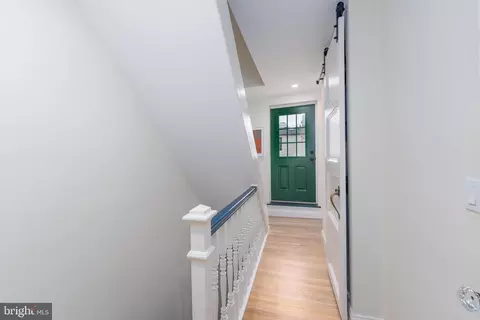 Entry Way - 2106 E Lombard St, Baltimore, MD 21231 photo 2 of 6