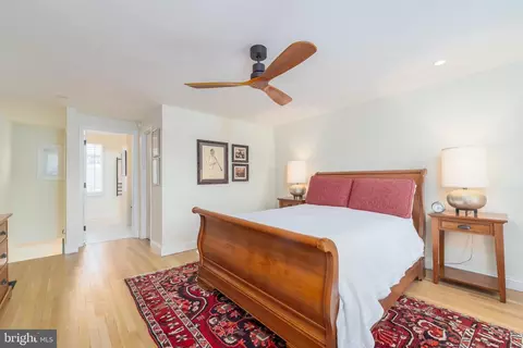 Bedroom - 2106 E Lombard St, Baltimore, MD 21231 photo 2 of 3