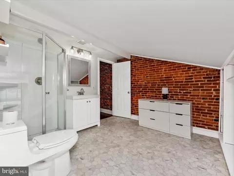 Bath - 23 E Wheeling St, Baltimore, MD 21230 photo 4 of 6