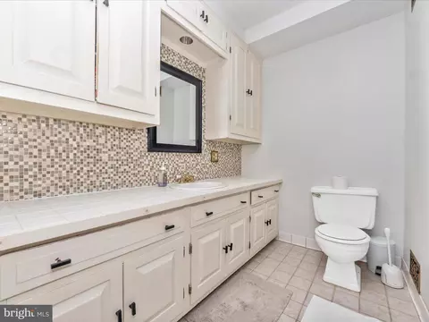 Bath - 23 E Wheeling St, Baltimore, MD 21230 photo 5 of 6