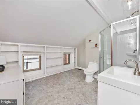 Bath - 23 E Wheeling St, Baltimore, MD 21230 photo 1 of 6
