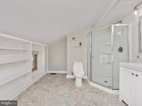 Bath - 23 E Wheeling St, Baltimore, MD 21230 photo 2 of 6