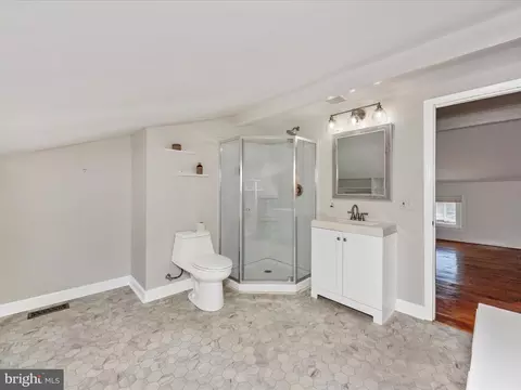 Bath - 23 E Wheeling St, Baltimore, MD 21230 photo 3 of 6