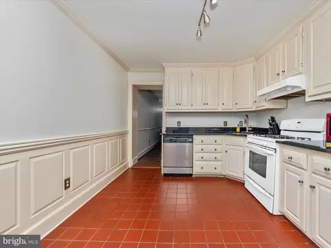 Kitchen - 23 E Wheeling St, Baltimore, MD 21230 photo 4 of 4