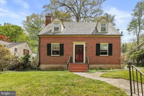 Exterior - 4643 Briarclift Rd, Baltimore, MD 21229 photo 2 of 10