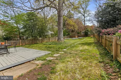 Exterior - 4643 Briarclift Rd, Baltimore, MD 21229 photo 8 of 10