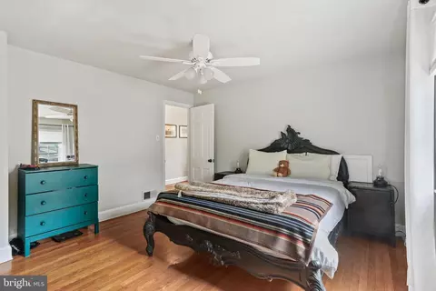 Bedroom - 4643 Briarclift Rd, Baltimore, MD 21229 photo 2 of 3