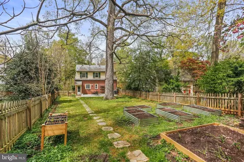 Exterior - 4643 Briarclift Rd, Baltimore, MD 21229 photo 9 of 10