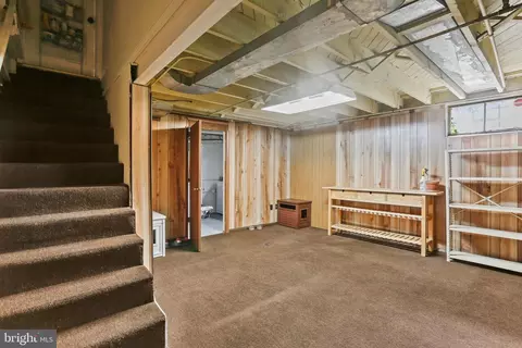 Entry Way - 4643 Briarclift Rd, Baltimore, MD 21229 photo 5 of 5