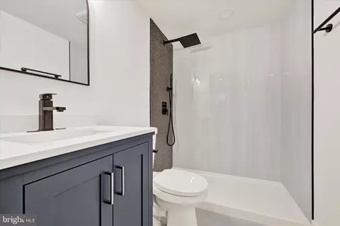 Bath - 3404 Echodale Ave, Baltimore, MD 21214 photo 4 of 4