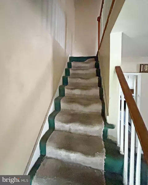 Entry Way - 1501 E Cold Spring Ln, Baltimore, MD 21218 photo 3 of 4