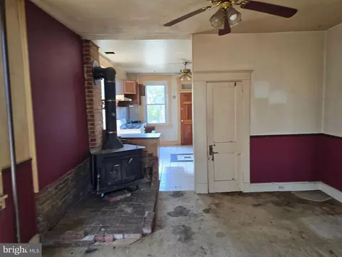 1810 Spence St, Baltimore, MD 21230 photo 4