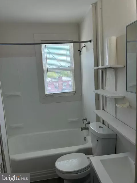 Bath - 3660 Chesterfield Ave, Baltimore, MD 21213 photo 1 of 1