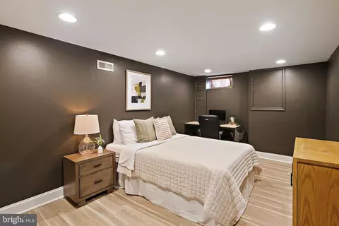 Bedroom - 1420 Towson St, Baltimore, MD 21230 photo 5 of 7