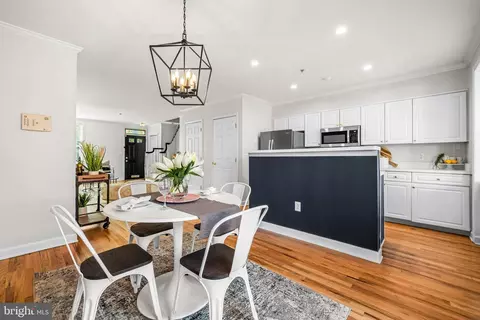 Dining - 1012 S Streeper St S, Baltimore, MD 21224 photo 1 of 4