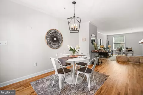 Dining - 1012 S Streeper St S, Baltimore, MD 21224 photo 2 of 4