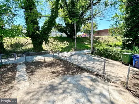 Exterior - 1617 Pentwood Rd, Baltimore, MD 21239 photo 2 of 3