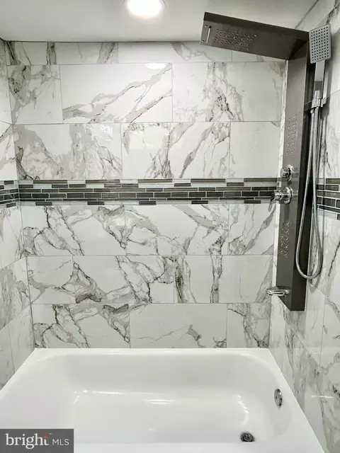 Bath - 1617 Pentwood Rd, Baltimore, MD 21239 photo 6 of 6