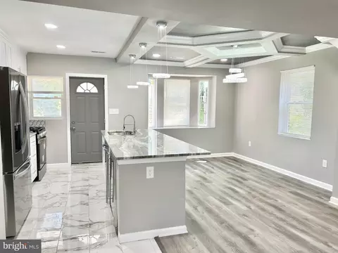 Entry Way - 1617 Pentwood Rd, Baltimore, MD 21239 photo 1 of 2