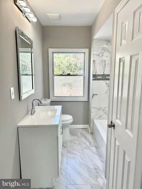 Bath - 1617 Pentwood Rd, Baltimore, MD 21239 photo 1 of 6