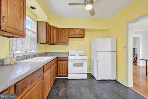 Kitchen - 700 Evesham Ave, Baltimore, MD 21212 photo 2 of 2