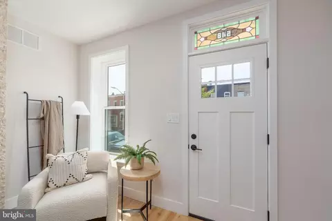Entry Way - 548 E Fort Ave, Baltimore, MD 21230 photo 1 of 7