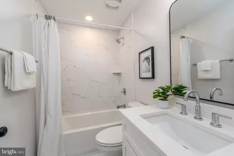 Bath - 548 E Fort Ave, Baltimore, MD 21230 photo 2 of 2