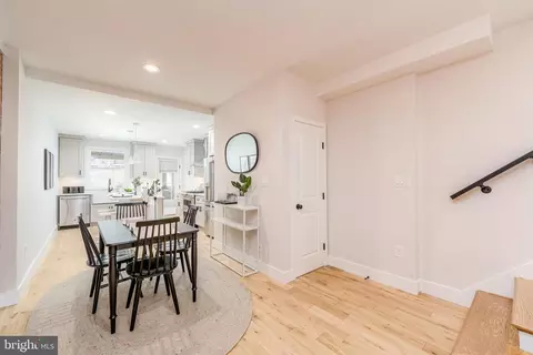 Entry Way - 548 E Fort Ave, Baltimore, MD 21230 photo 4 of 7