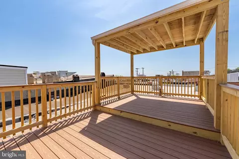 Exterior - 548 E Fort Ave, Baltimore, MD 21230 photo 6 of 10