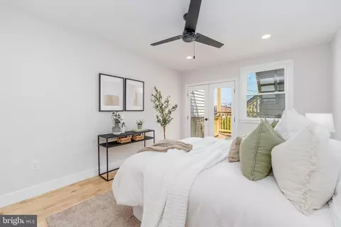 Bedroom - 548 E Fort Ave, Baltimore, MD 21230 photo 3 of 4