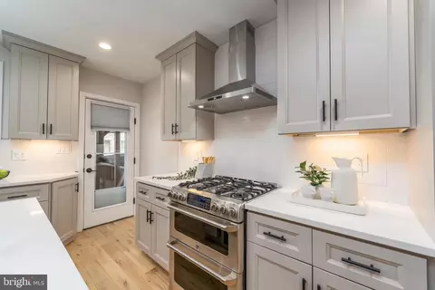 Kitchen - 548 E Fort Ave, Baltimore, MD 21230 photo 2 of 6
