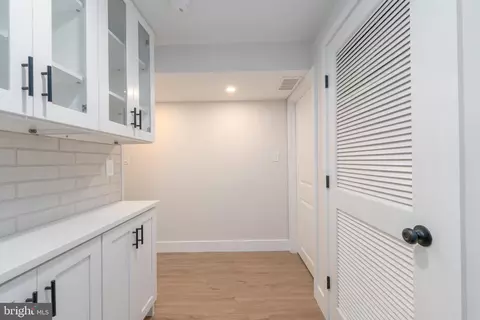 Entry Way - 548 E Fort Ave, Baltimore, MD 21230 photo 7 of 7