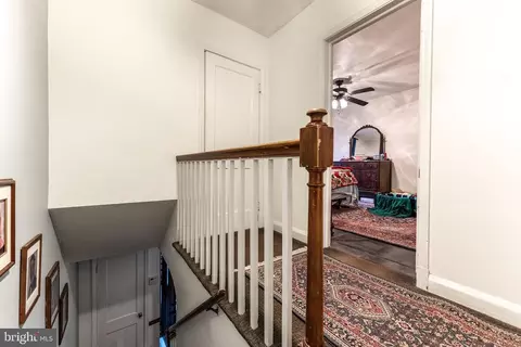 Entry Way - 235 Medwick Garth E, Catonsville, MD 21228 photo 4 of 5