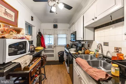 Kitchen - 235 Medwick Garth E, Catonsville, MD 21228 photo 1 of 4