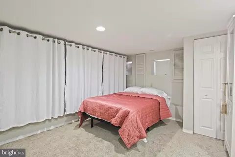Bedroom - 2931 Dillon St, Baltimore, MD 21224 photo 4 of 5