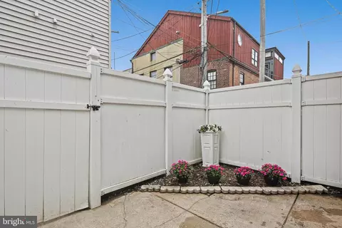 Exterior - 2931 Dillon St, Baltimore, MD 21224 photo 6 of 7
