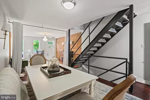 Entry Way - 2931 Dillon St, Baltimore, MD 21224 photo 2 of 4