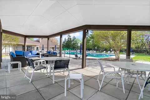 Exterior - 3021 Fallstaff Rd #401B, Baltimore, MD 21209 photo 4 of 4