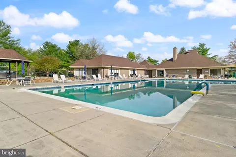 Exterior - 3021 Fallstaff Rd #401B, Baltimore, MD 21209 photo 3 of 4