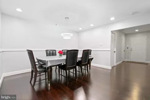 Dining - 3021 Fallstaff Rd #401B, Baltimore, MD 21209 photo 1 of 3